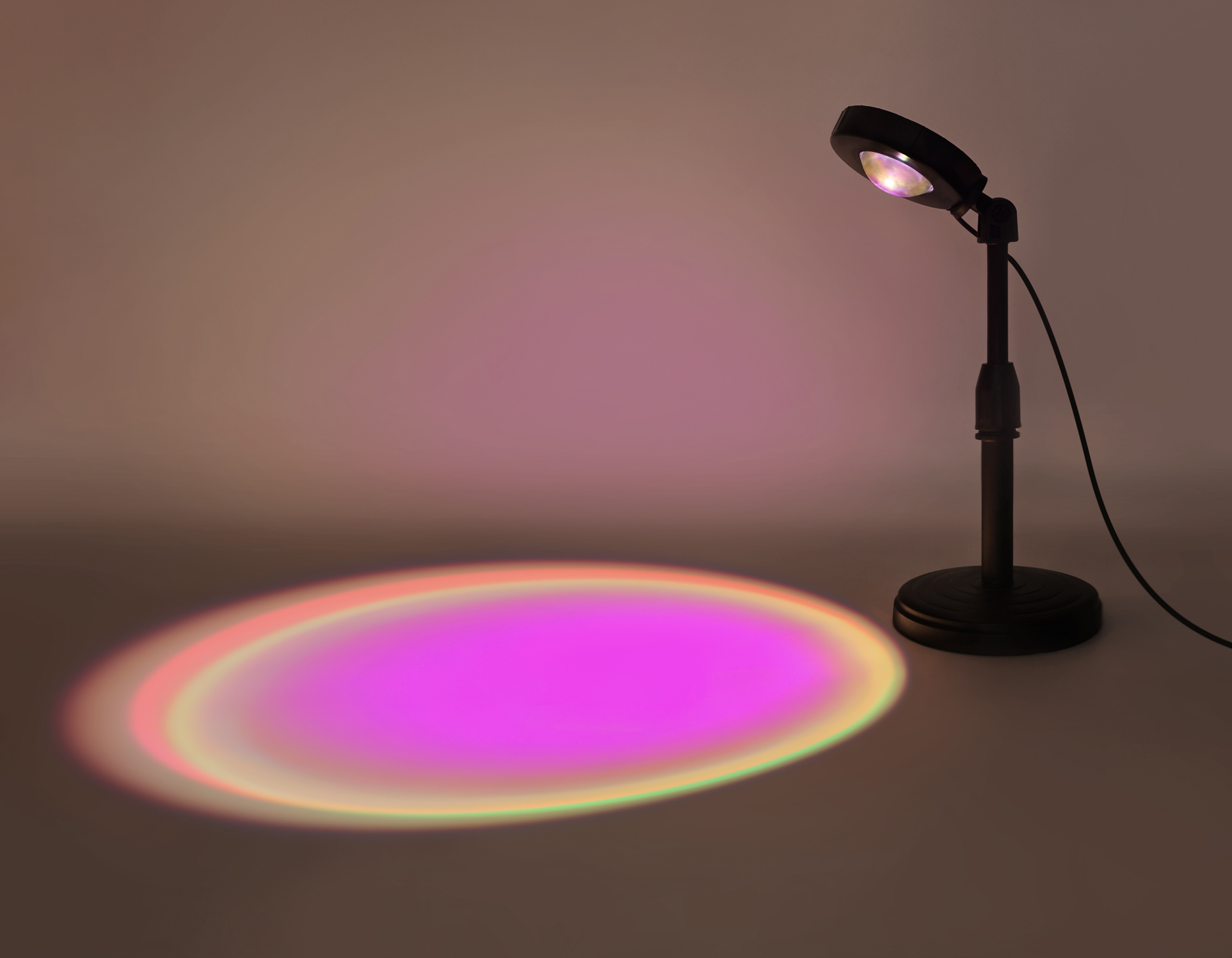 Атмосферная светодиодная настольная лампа с пультом Ambrella DE8385 BK черный LED RGB 3W (ПДУ RGB)