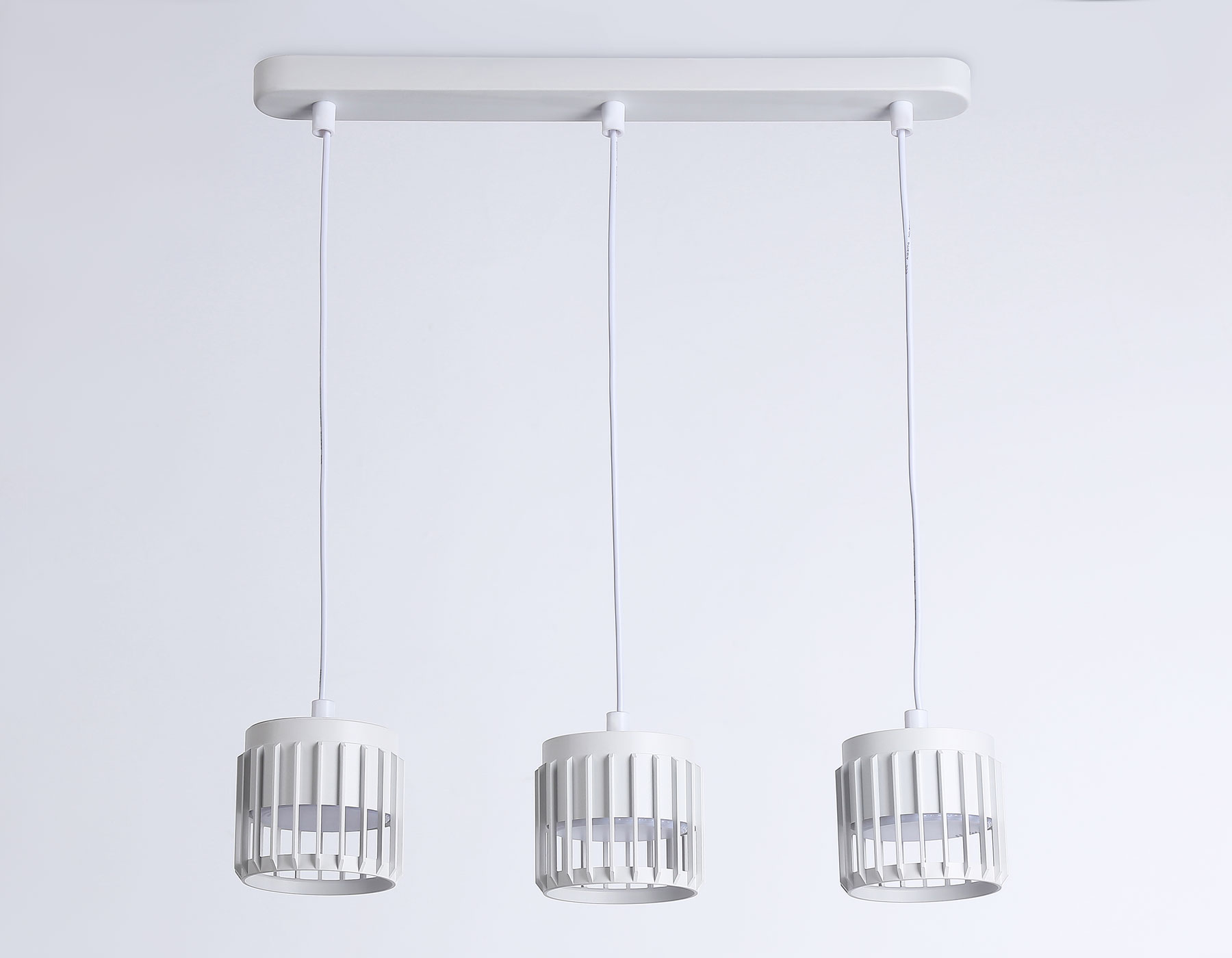 Светильник подвесной Ambrella TN71173/3 WH белый GX53/3 400*100*1080