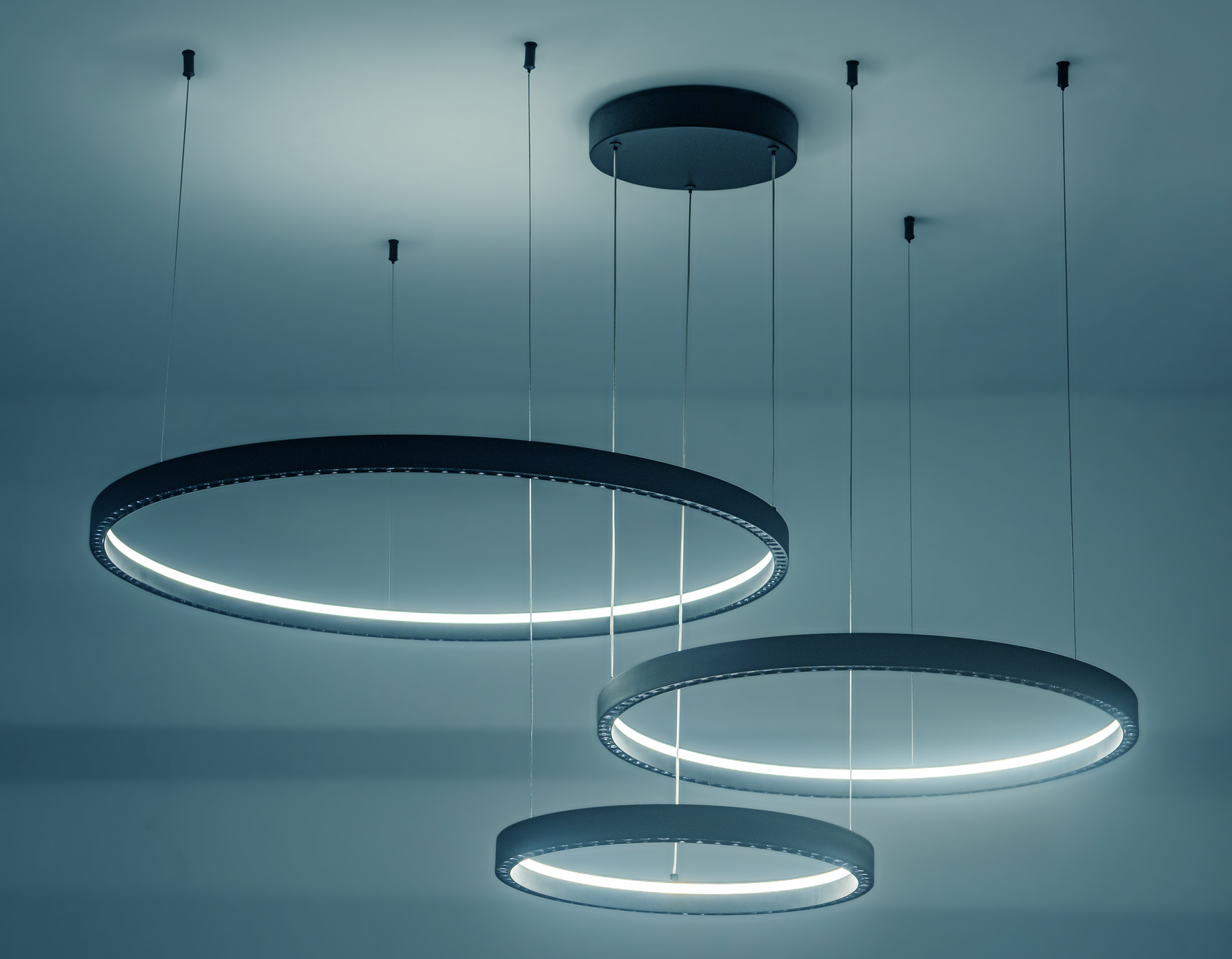 Подвесной LED светильник FL5882/3 BK черный 90W 3000K/4200K/6400K D800/600/400*1070 (без ПДУ)