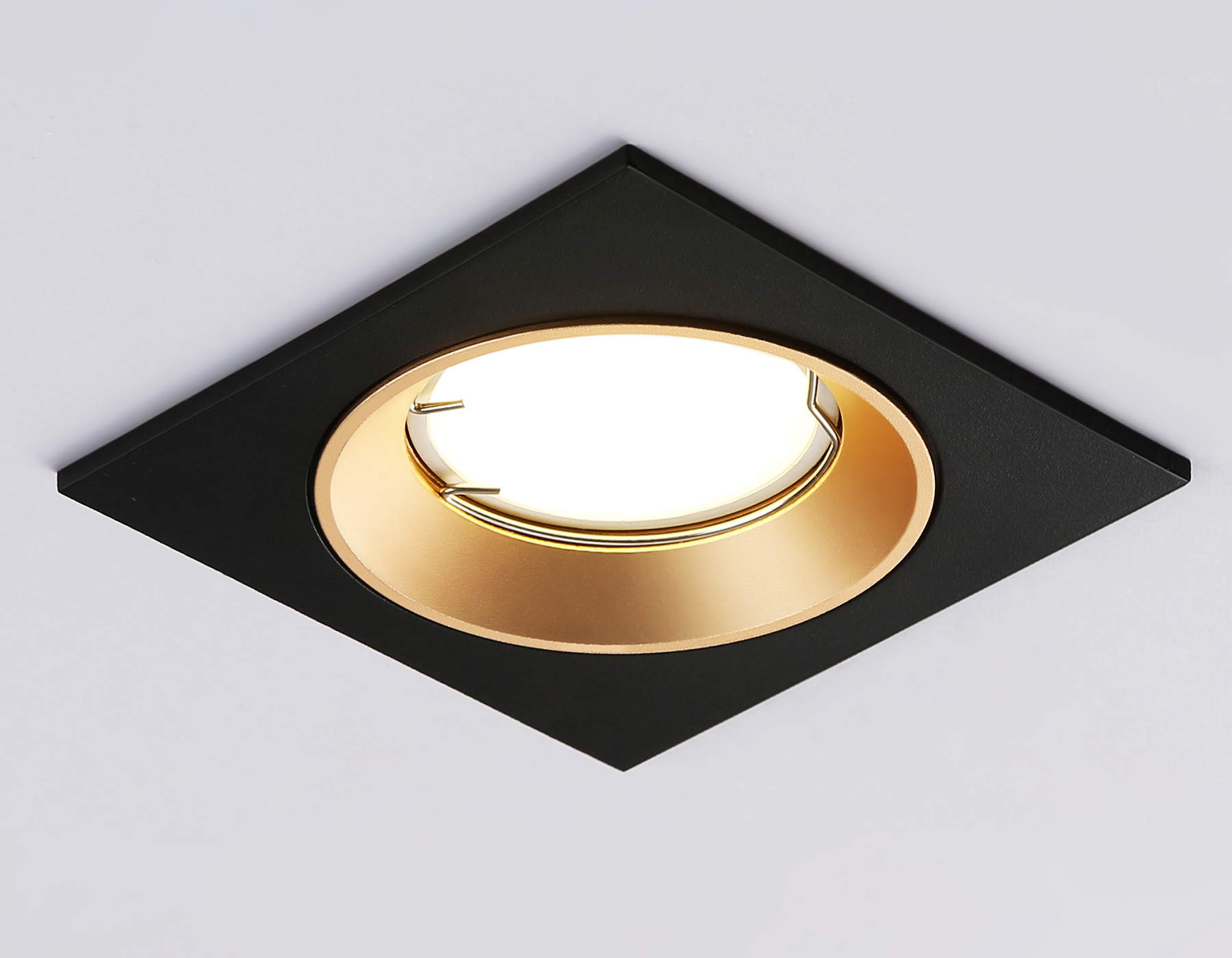 A8927 BK/GD черный/золото MR16 GU5.3 92*92*24