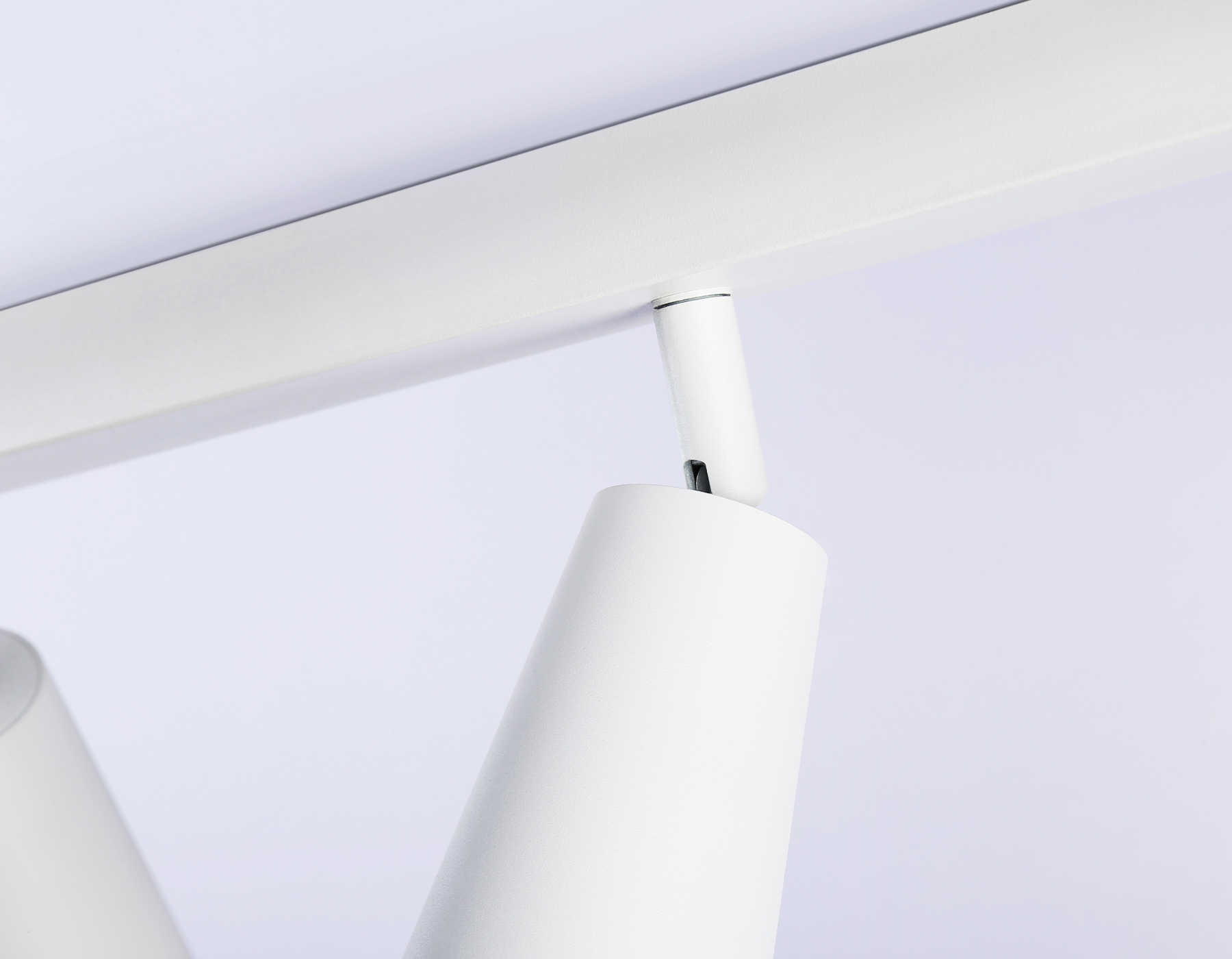 Накладной поворотный спот Ambrella TA13148/3 WH белый GU10/3 max 12W 445*60*130