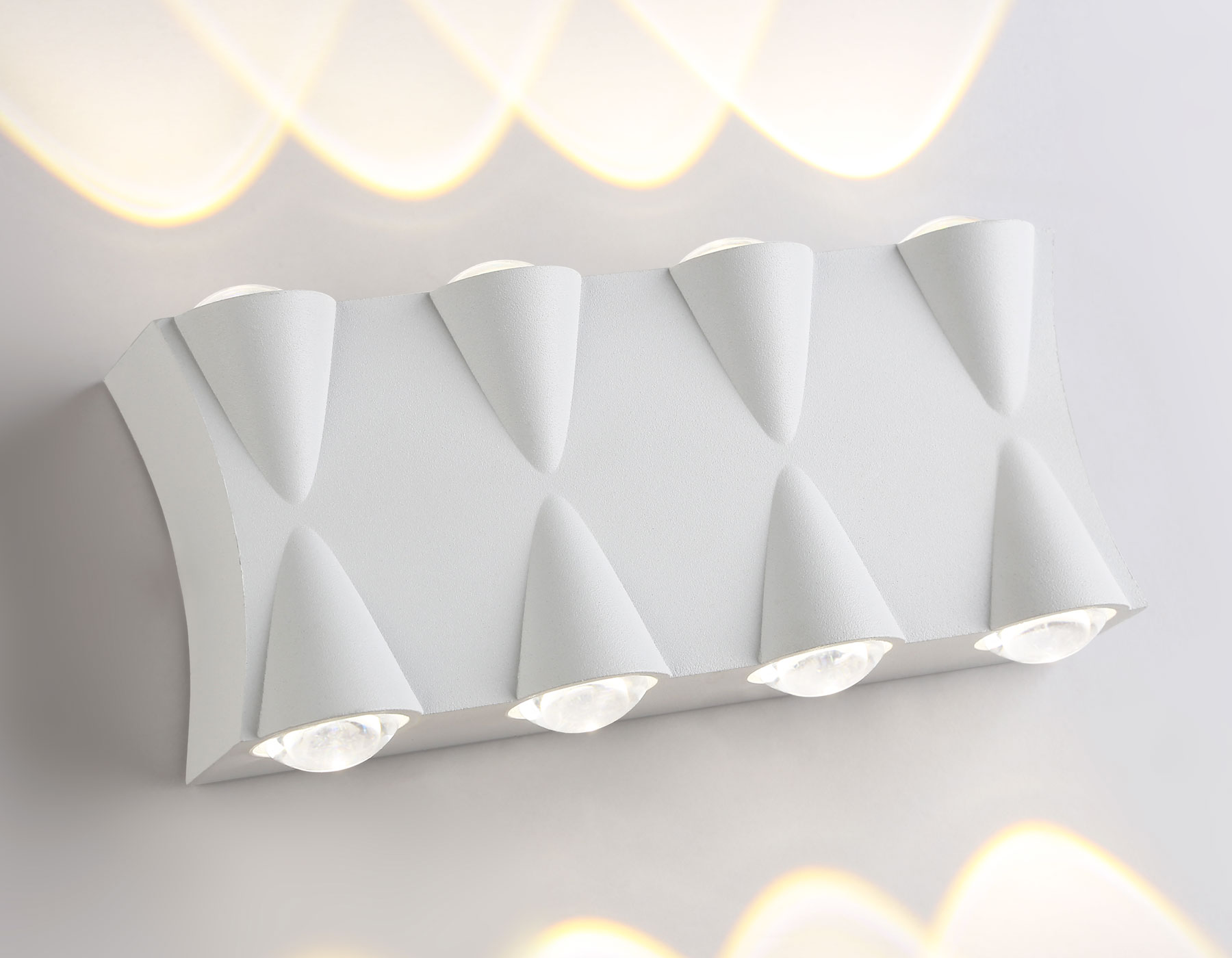 Уличный настенный LED светильник Ambrella ST4490/8 WH белый LED 4200K 8W IP54 190*80*45