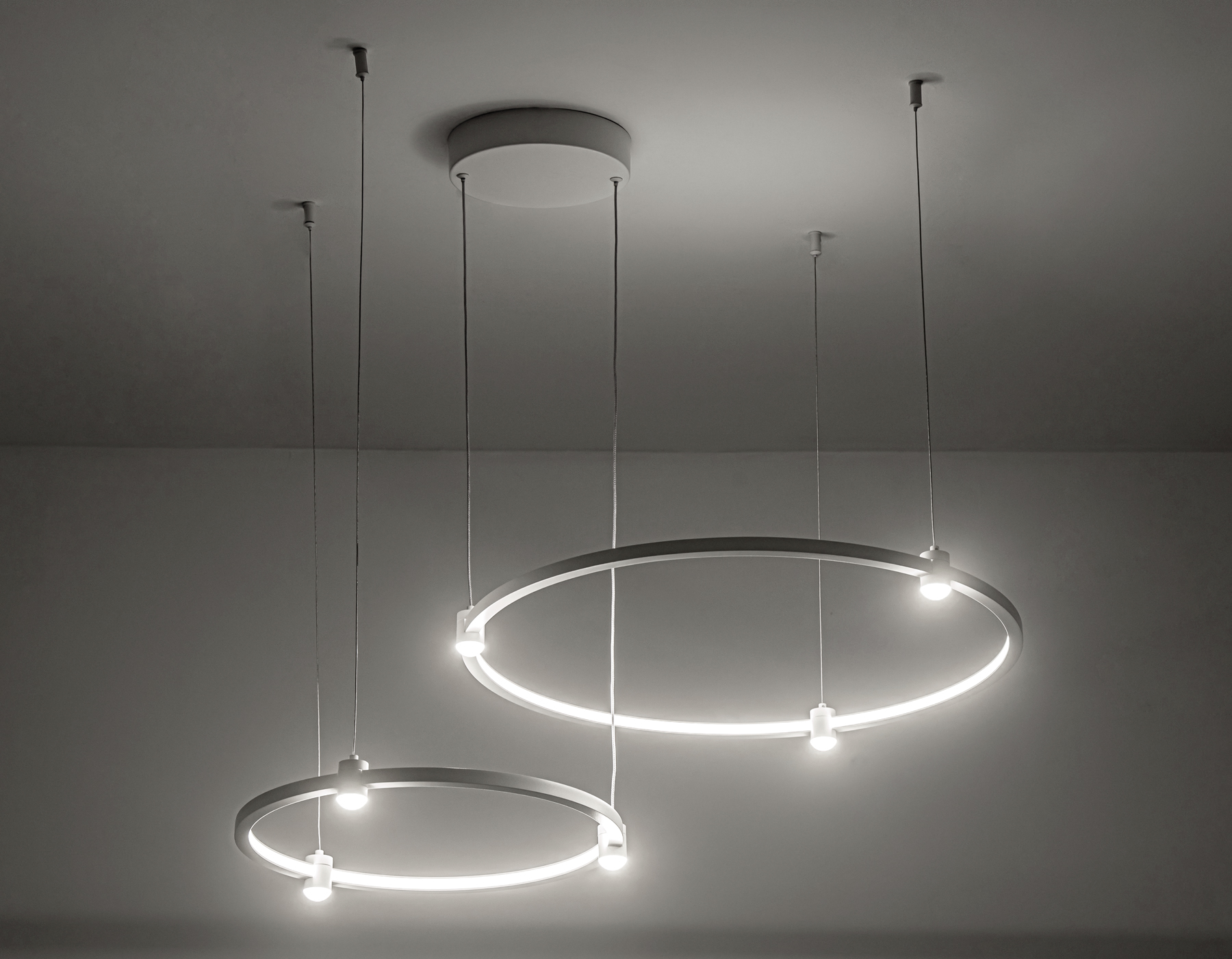 Подвесной LED светильник FL5521/2+6 WH белый 45W 3000K/4200K/6400K D600/400*1300 (без ПДУ) Подвесной LED светильник FL5521/2+6 WH белый 45W 3000K/4200K/6400K D600/400*1300 (без ПДУ)
