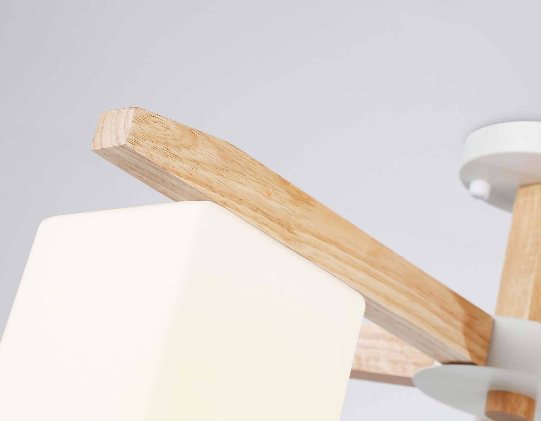 TR83118/5 WH/LW белый/светлое дерево E27/5 max 40W D700*325