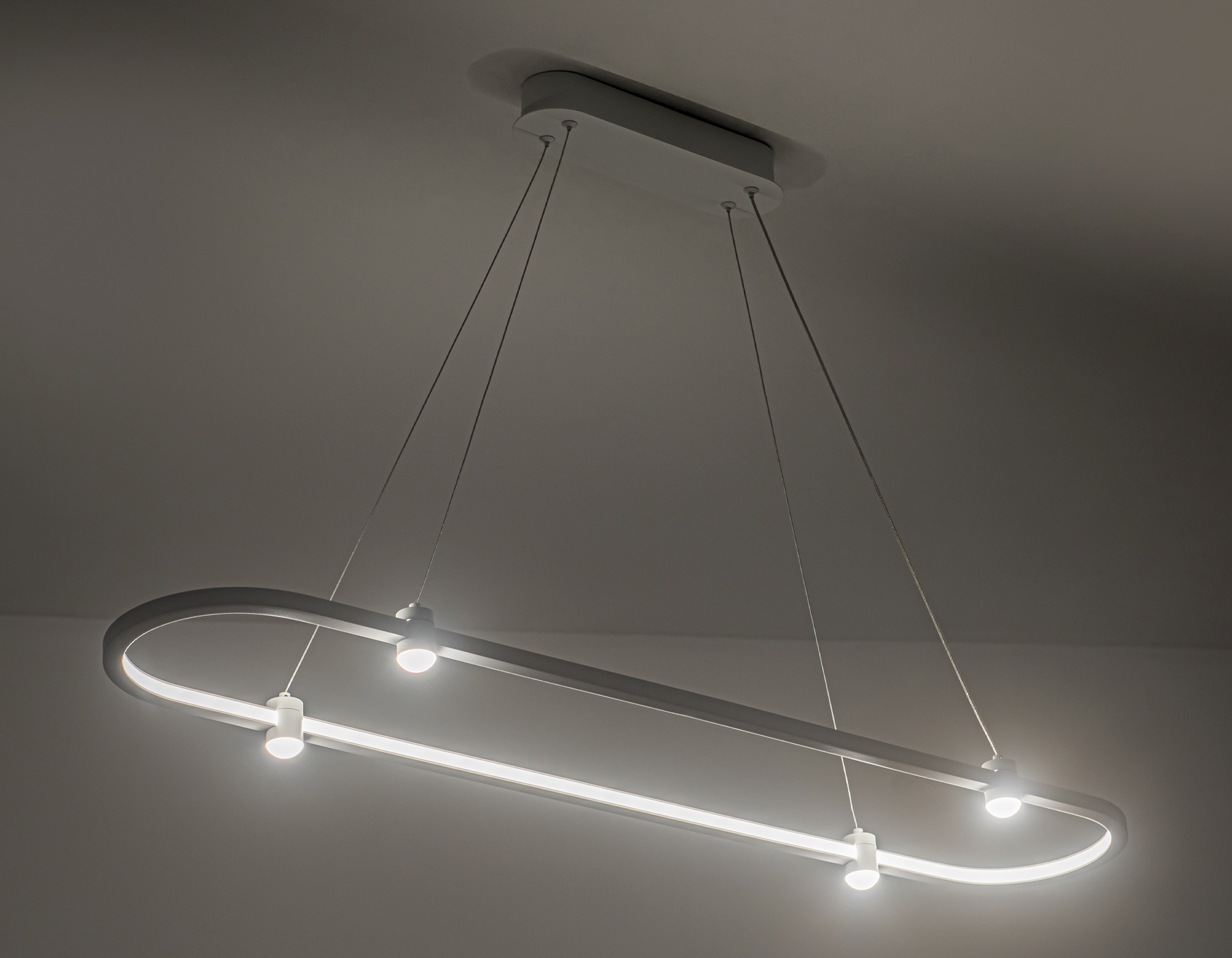 Подвесной LED светильник FL5588/1+4 WH белый 30W 3000K/4200K/6400K 1000*200*1300 (без ПДУ) Подвесной LED светильник FL5588/1+4 WH белый 30W 3000K/4200K/6400K 1000*200*1300 (без ПДУ)