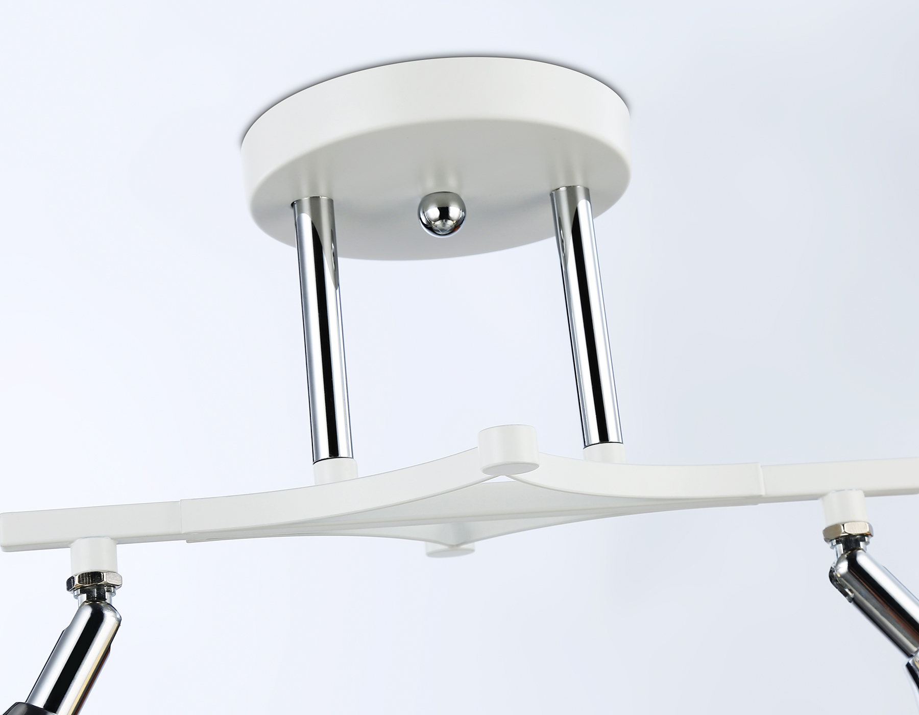 Светильник подвесной Ambrella TR303062/2 WH/CH/FR белый/хром/белый матовый E27/2 max 40W 560*145*260 Светильник подвесной Ambrella TR303062/2 WH/CH/FR белый/хром/белый матовый E27/2 max 40W 560*145*260