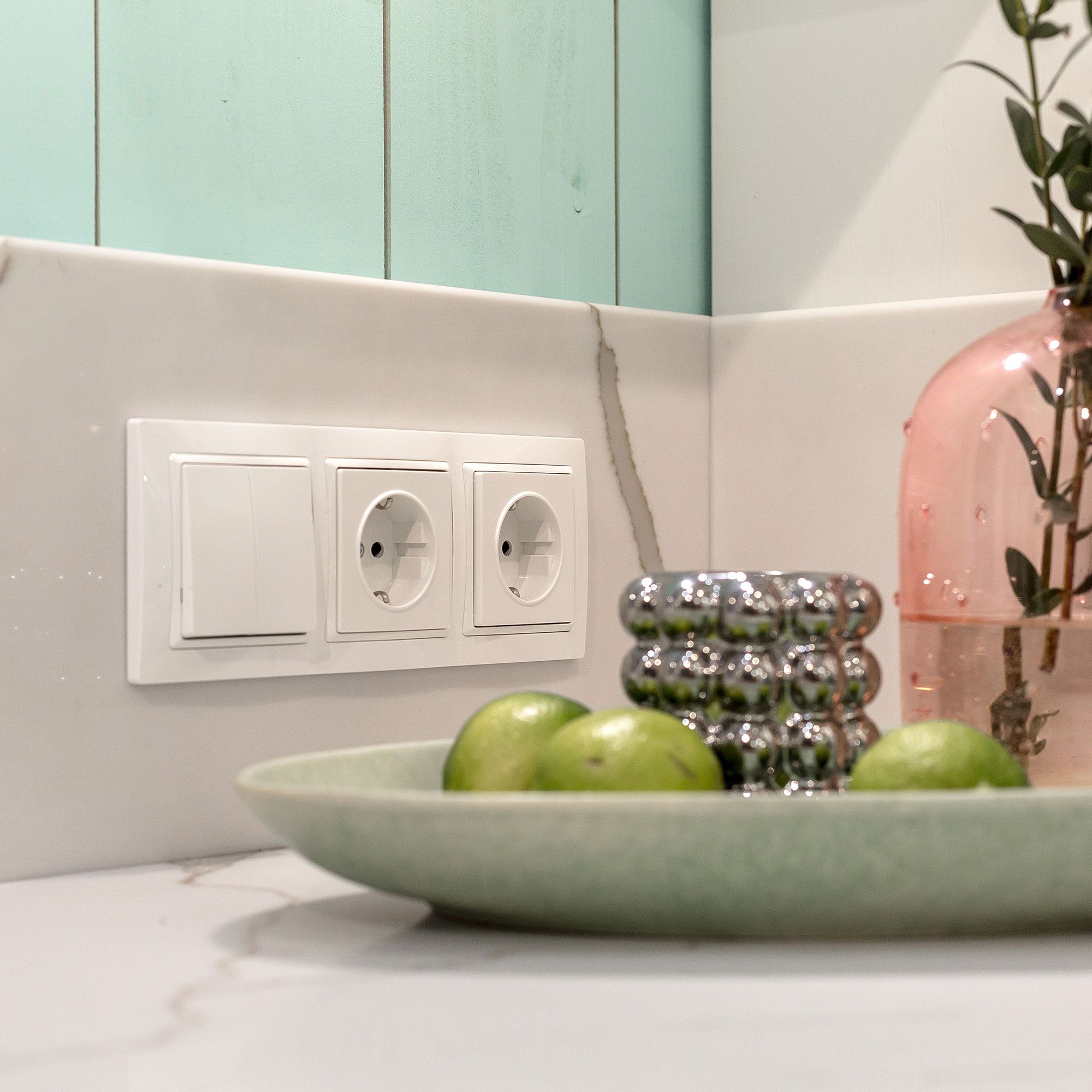 Рамка WERKEL Snabb на 3 поста (белый, basic) WL03-Frame-03 / W0032001 / a036627