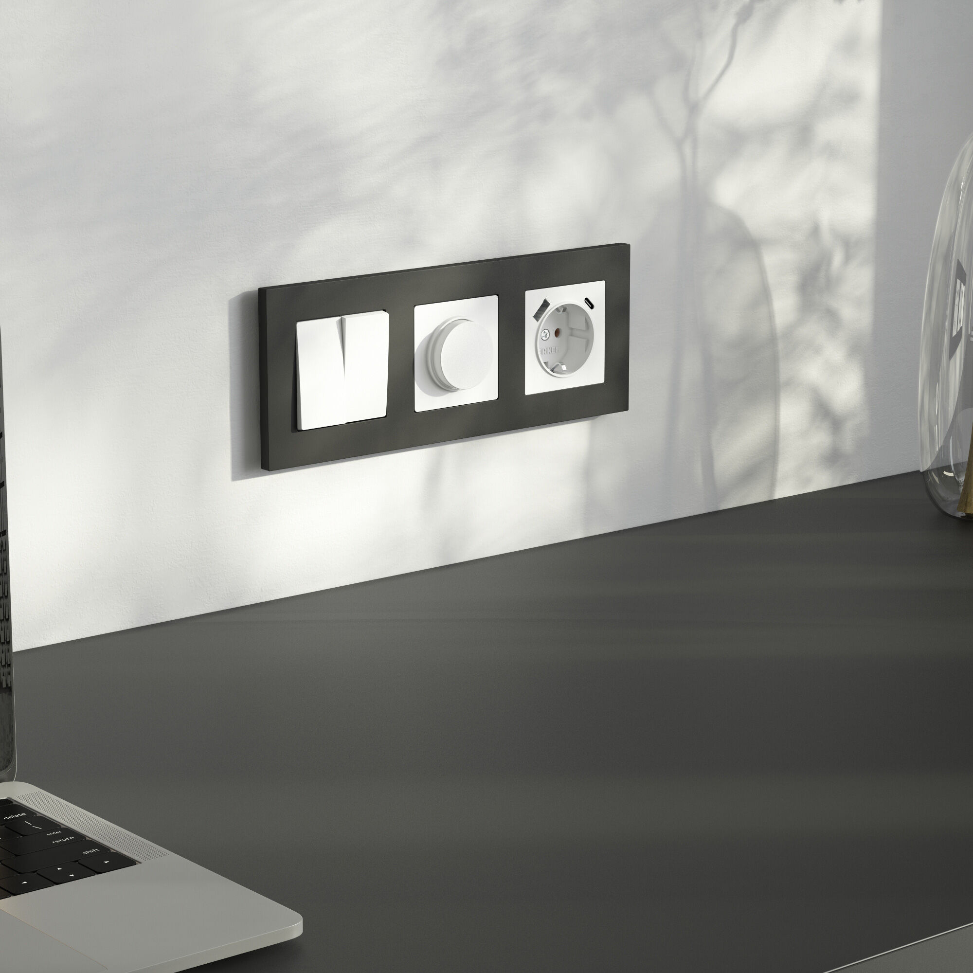 W1171761/ Розетка с заземлением, шторками и USB тип A+C (белый матовый) W1171761