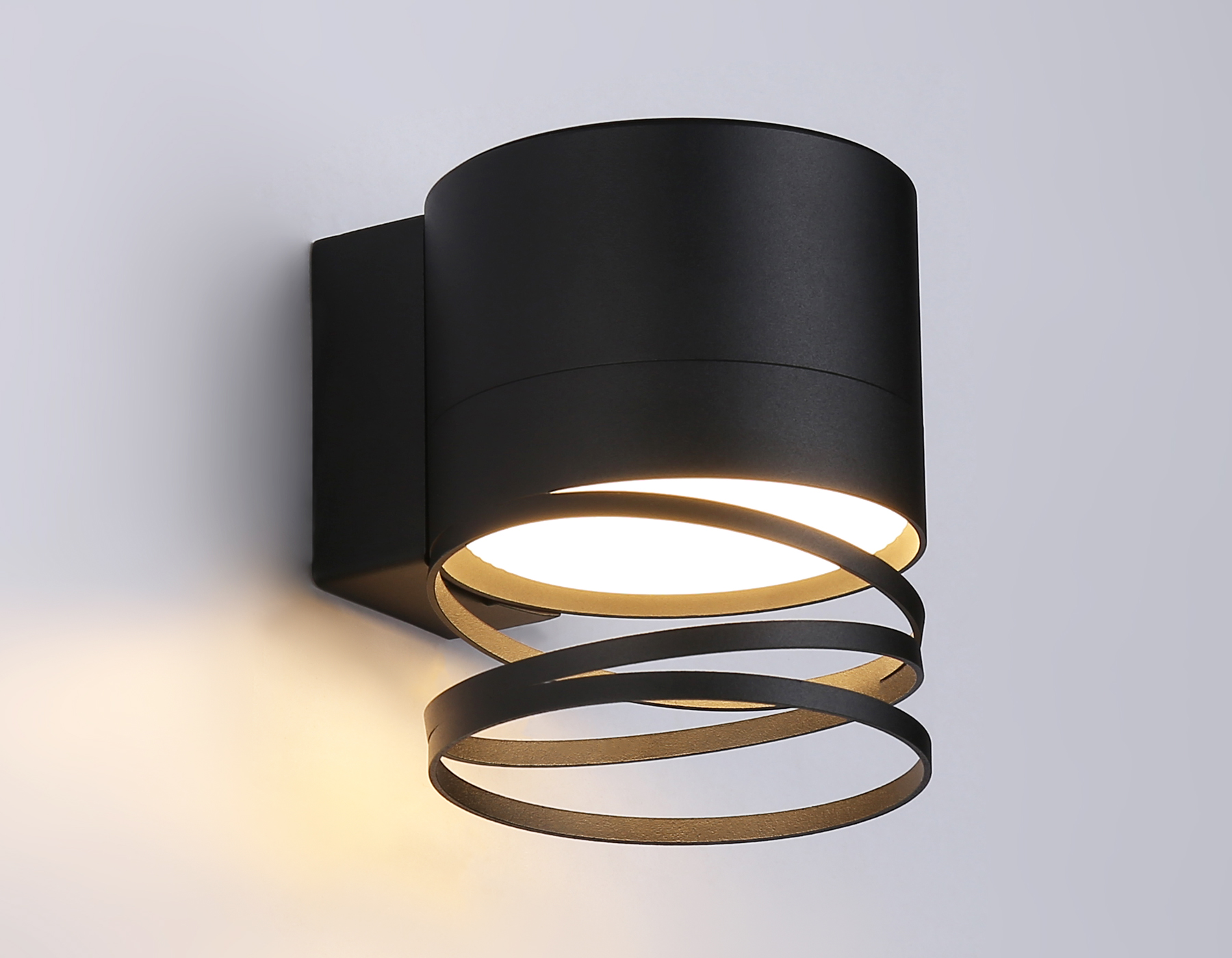 Настенный светильник Ambrella TN71113 BK черный GX53 max 12W 110*82*100