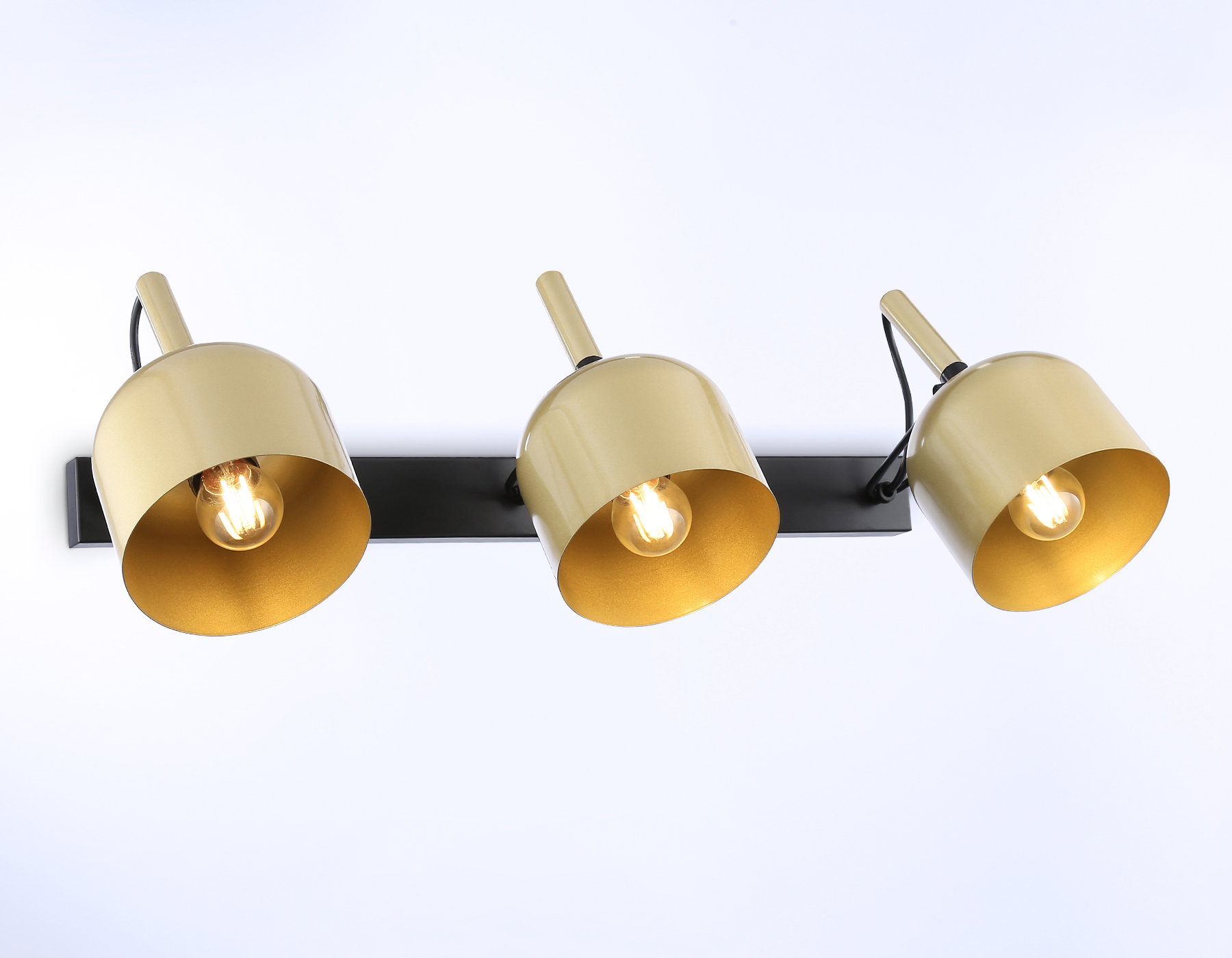 Спот накладной Ambrella TR97109/3 GD/BK золото/черный E27*3 max 40W D130*223*273*550