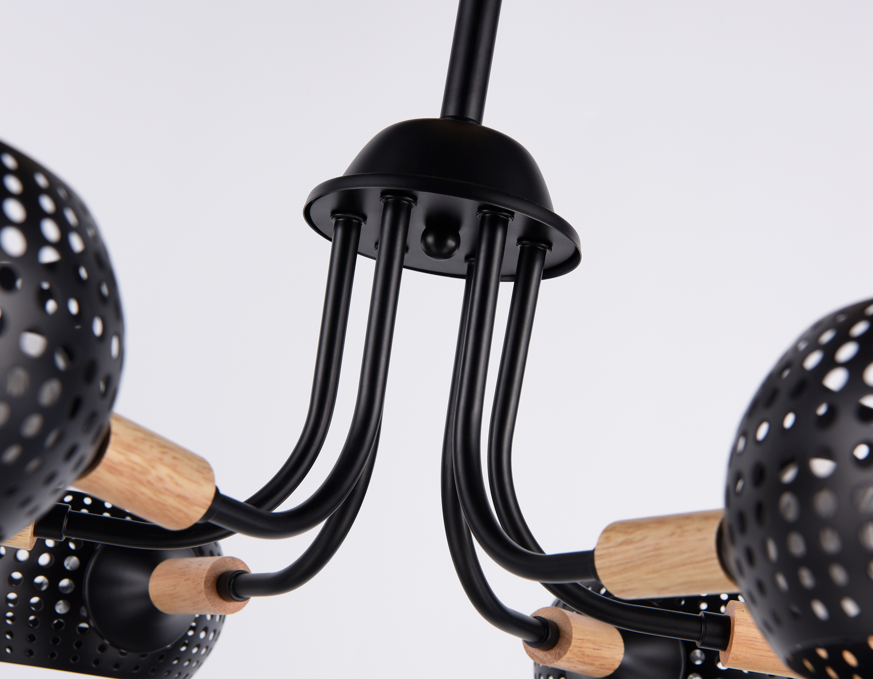 Светильник подвесной Ambrella TR80167/6 BK/LWD черный/светлое дерево E14/6 max 40W D690*370 Светильник подвесной Ambrella TR80167/6 BK/LWD черный/светлое дерево E14/6 max 40W D690*370