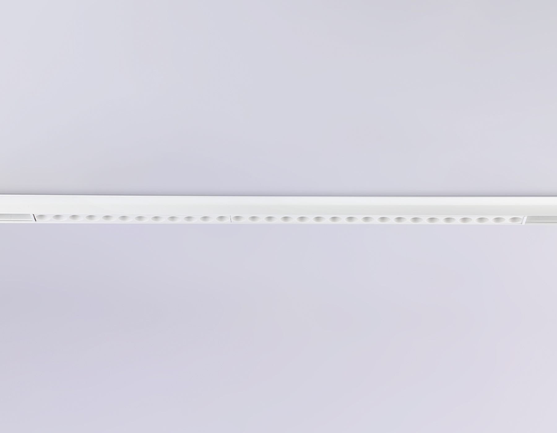 Светильник трековый Ambrella Magnetic GL4031 WH белый IP20 30W 4200K 48V 24° 550*22*45