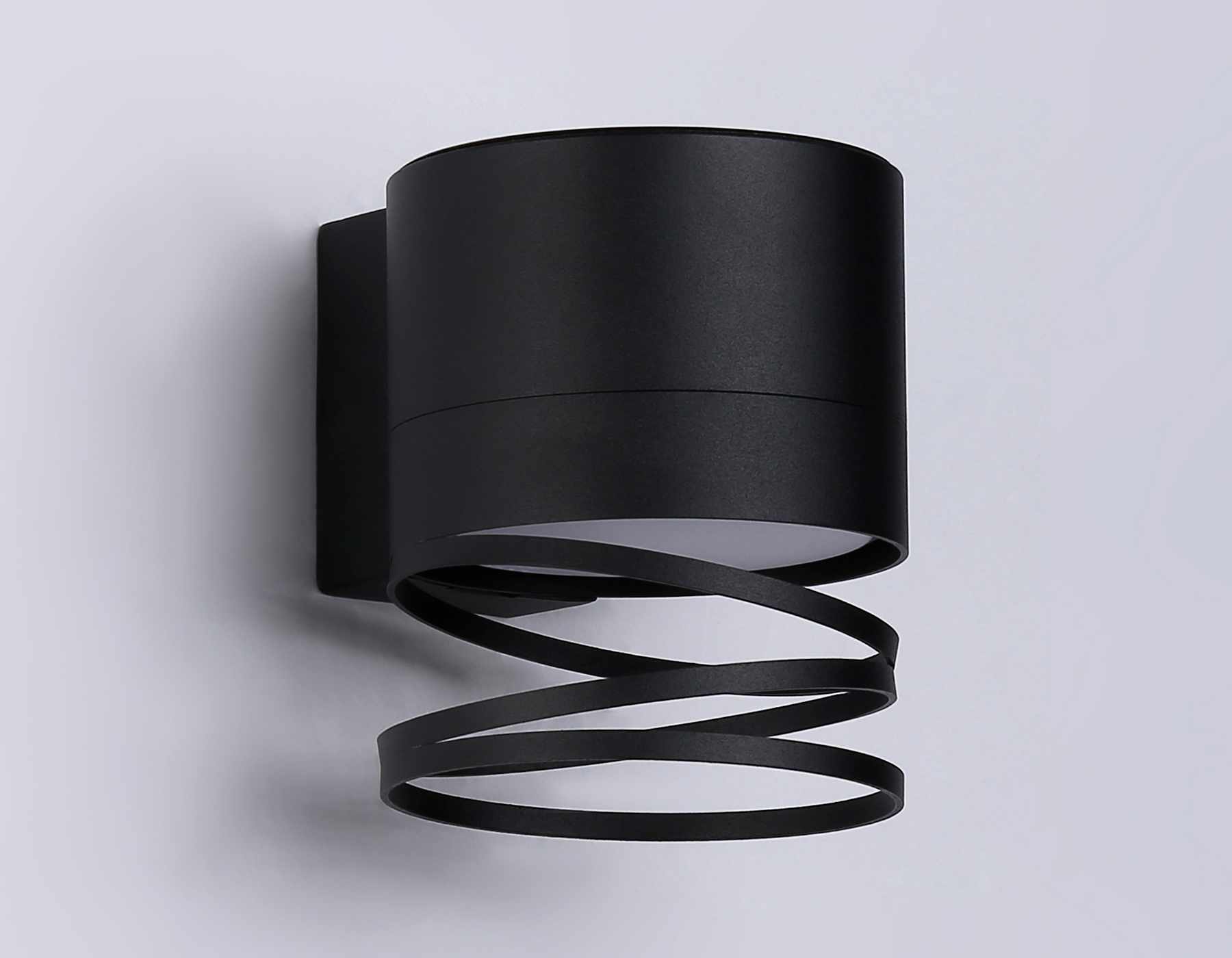 Настенный светильник Ambrella TN71113 BK черный GX53 max 12W 110*82*100