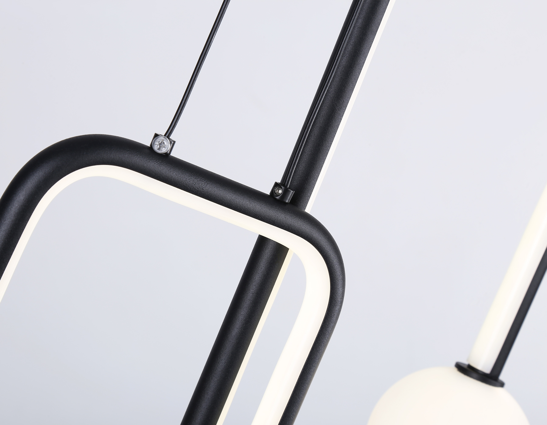 FL66366/2 BK черный 38W 4200K 300*80*1200