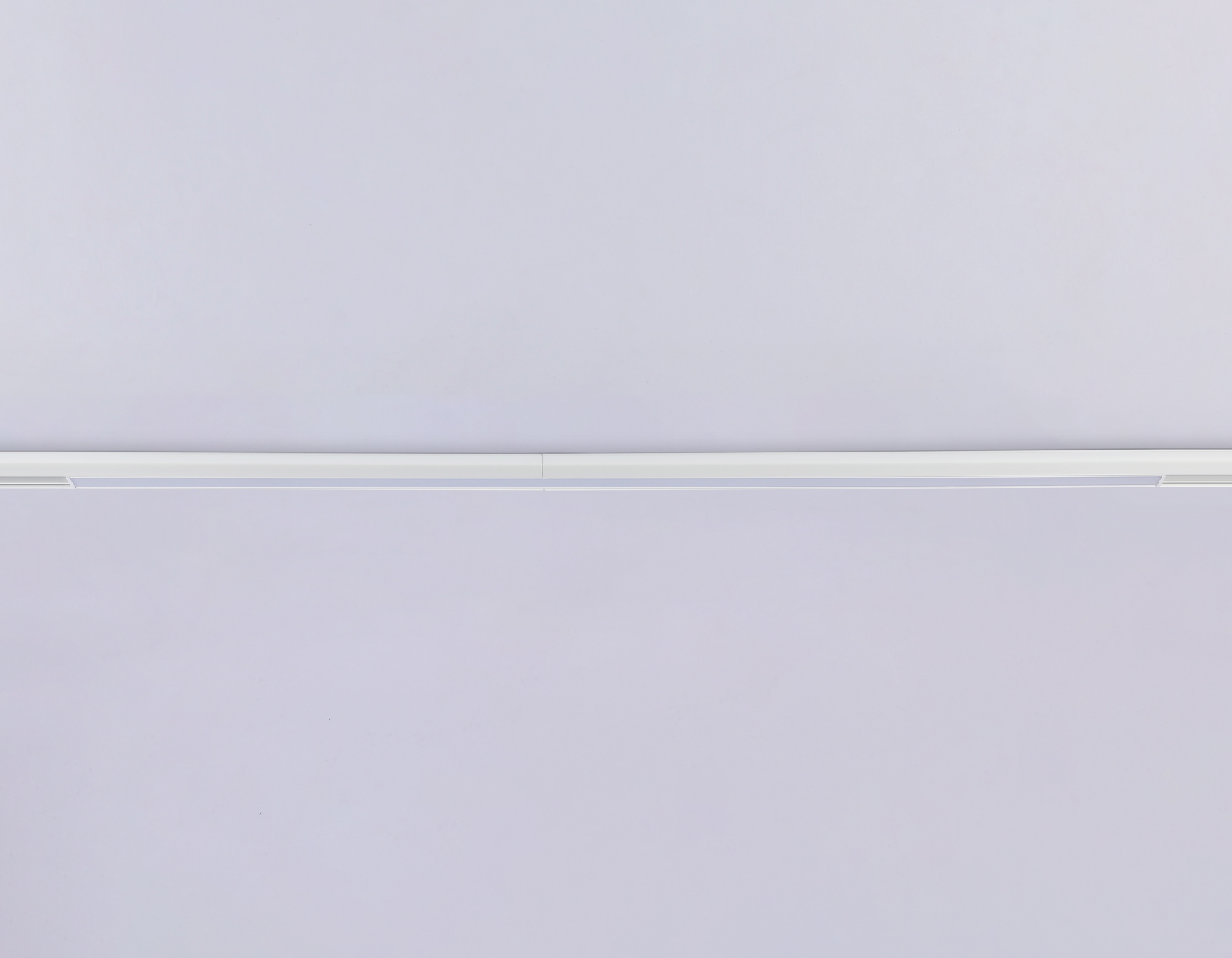 Светильник трековый Ambrella Magnetic GL4012 WH белый IP20 36W 4200K 48V 900*22*45