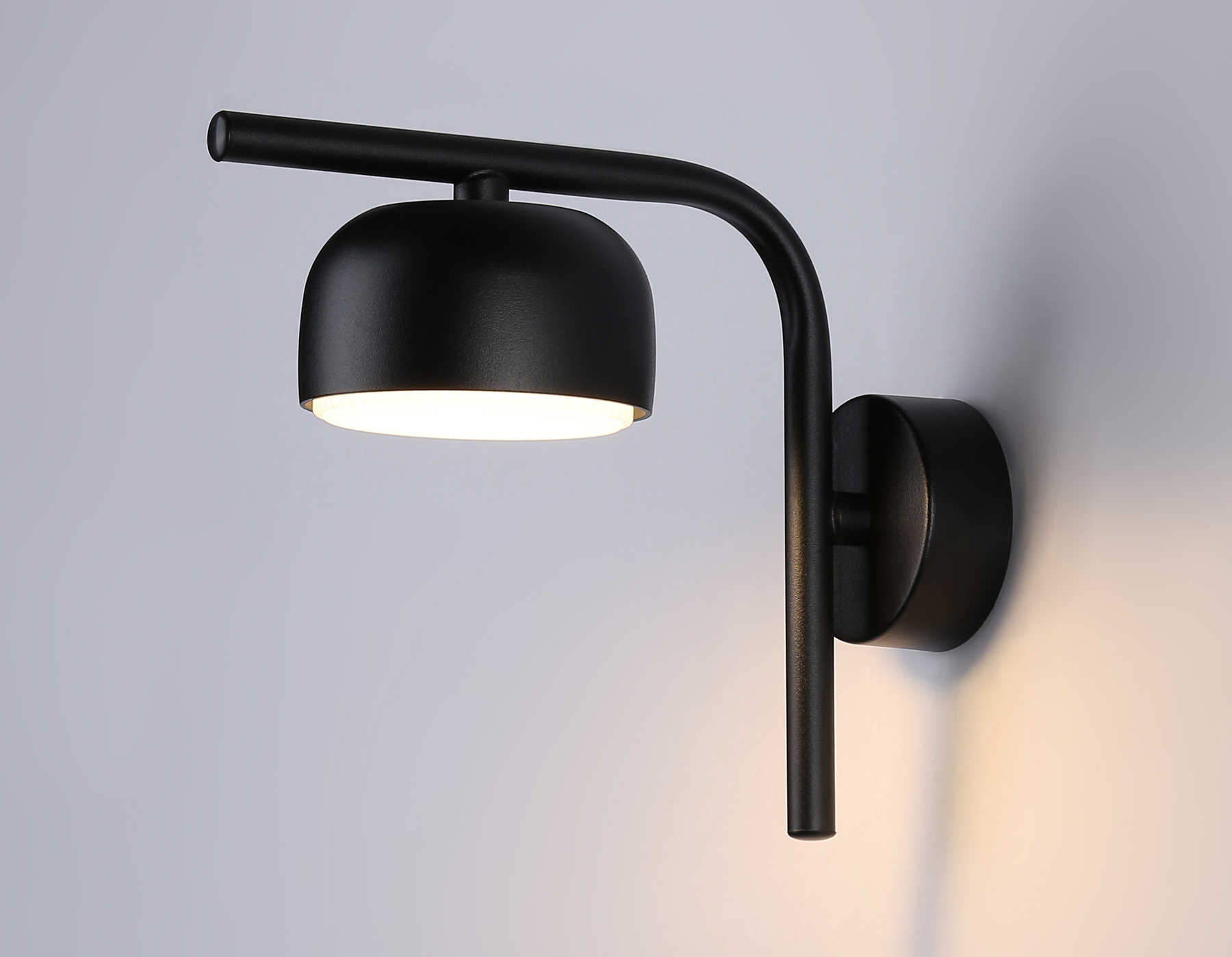 Настенный светильник Ambrella TN71044 BK черный GX53 max 12W 150*80*185