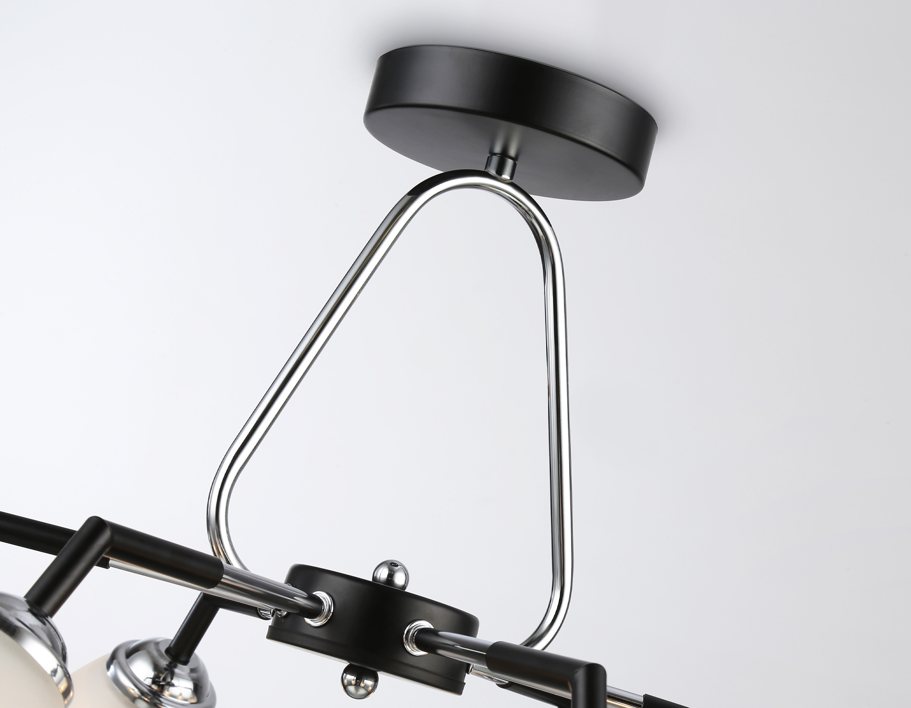 Подвесной светильник TR303294/6 BK/CH/FR черный/хром/белый матовый E27*6 max 60W D590*380 Подвесной светильник TR303294/6 BK/CH/FR черный/хром/белый матовый E27*6 max 60W D590*380