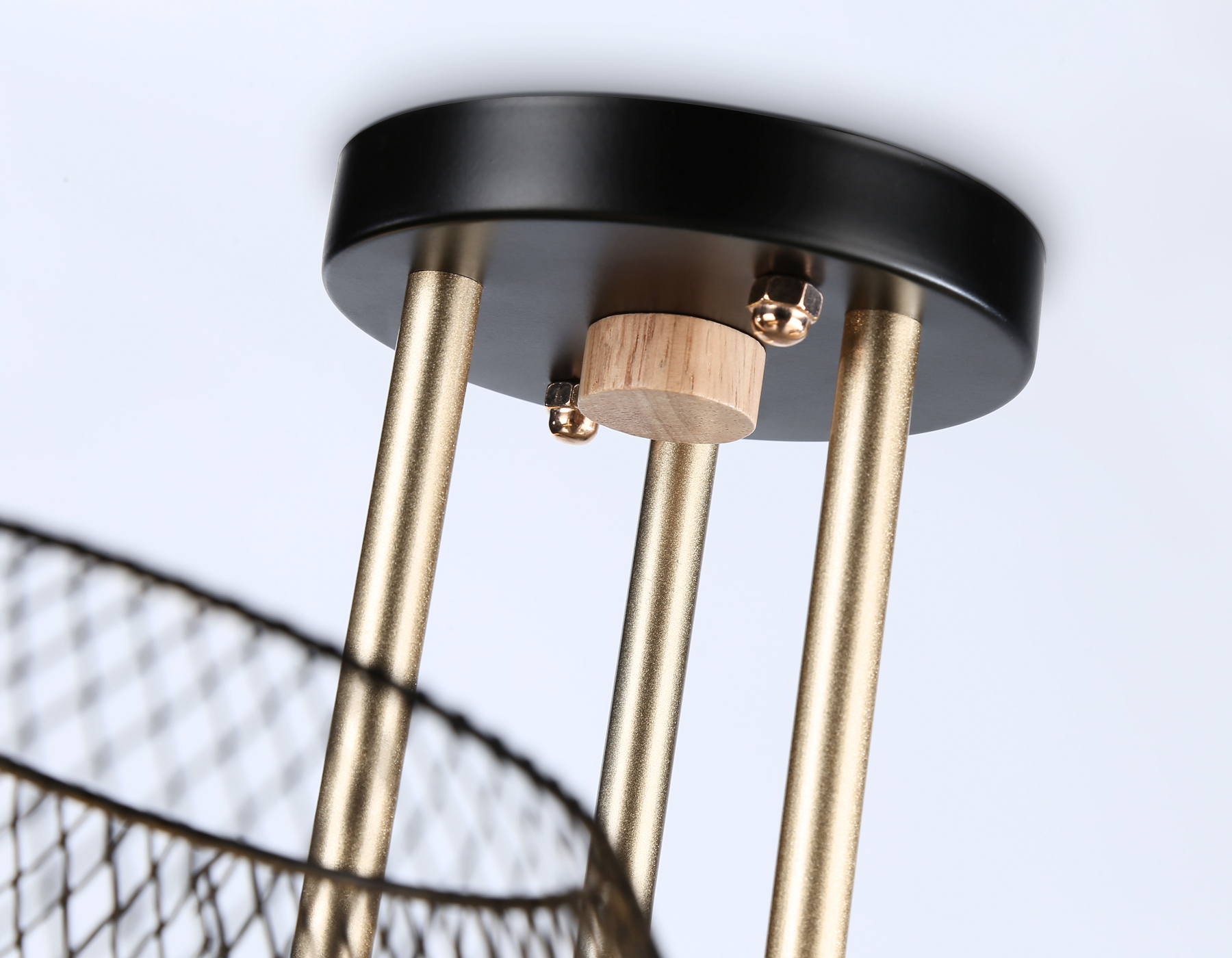 Светильник потолочный Ambrella TR80164/3 BK/GD черный/золото E27/3 max 40W D580*220