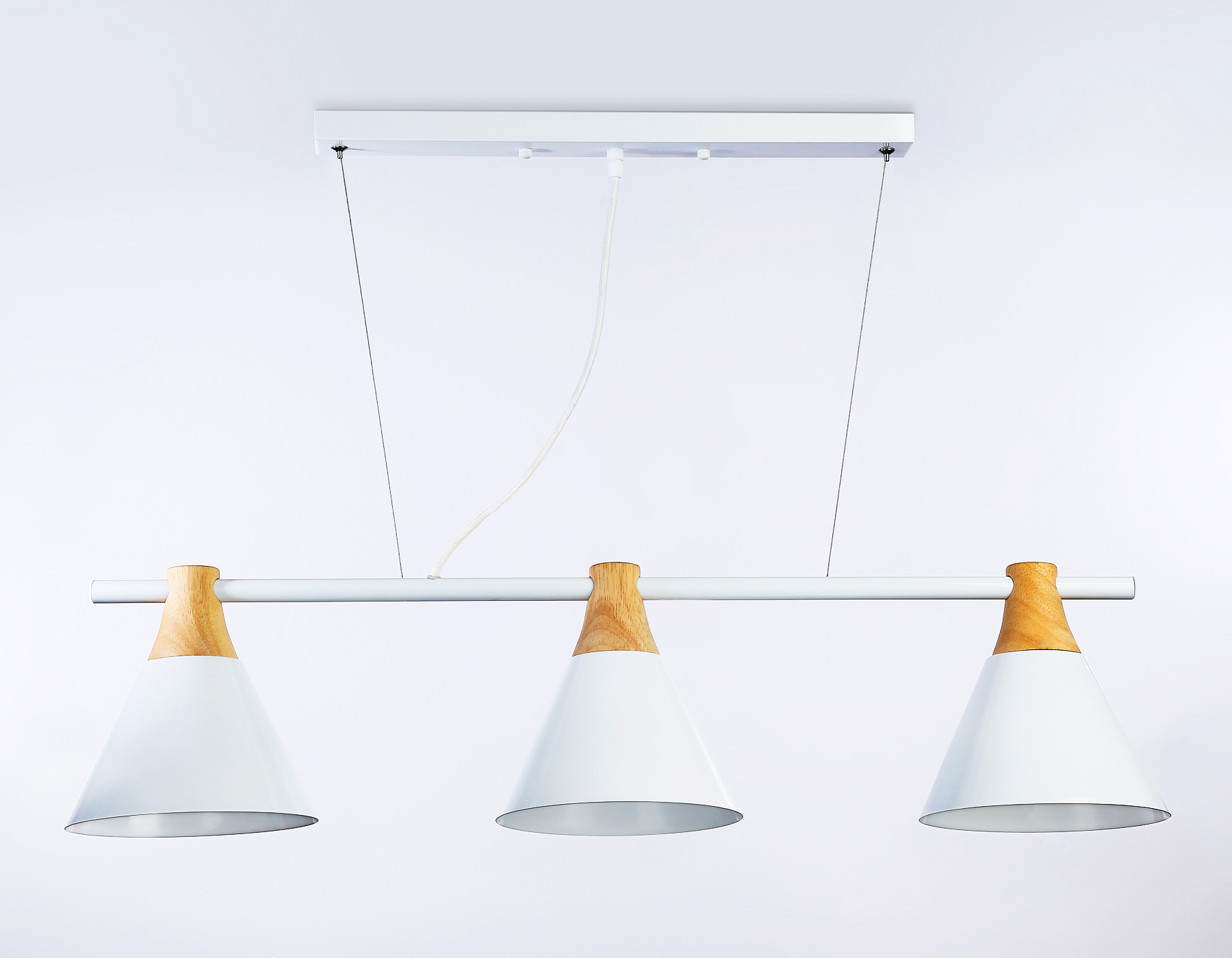 Подвесной светильник TR8196/3 WH/LW белый/светлое дерево E27*3 max 40W 880*200*1010