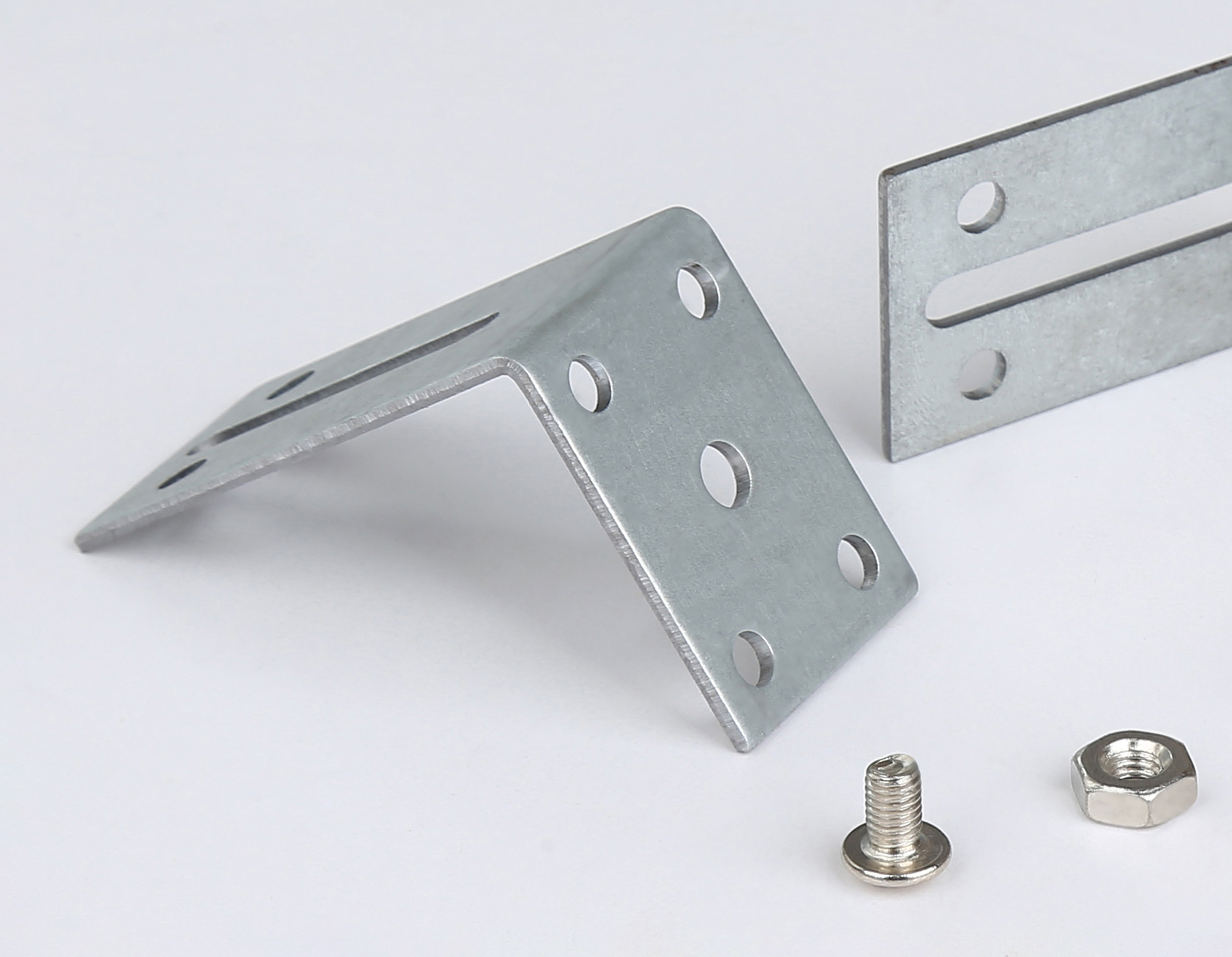 GL3620 уголок монтажный регулируемый для корпуса в натяжной потолок 60*22*40