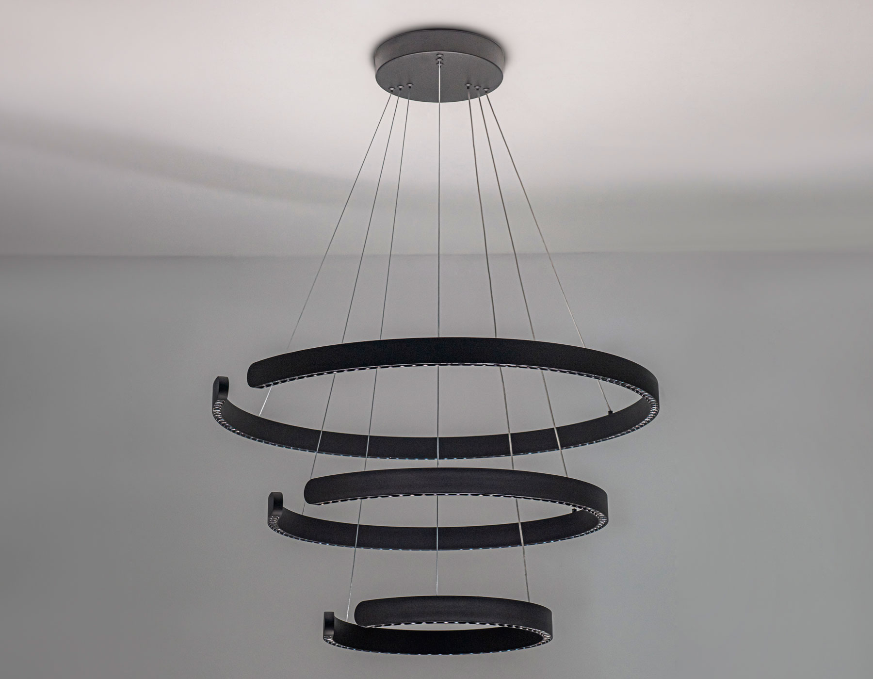 Подвесной LED светильник FL5888/3 BK черный 90W 3000K/4200K/6400K D800/600/400*1200 (без ПДУ) Подвесной LED светильник FL5888/3 BK черный 90W 3000K/4200K/6400K D800/600/400*1200 (без ПДУ)