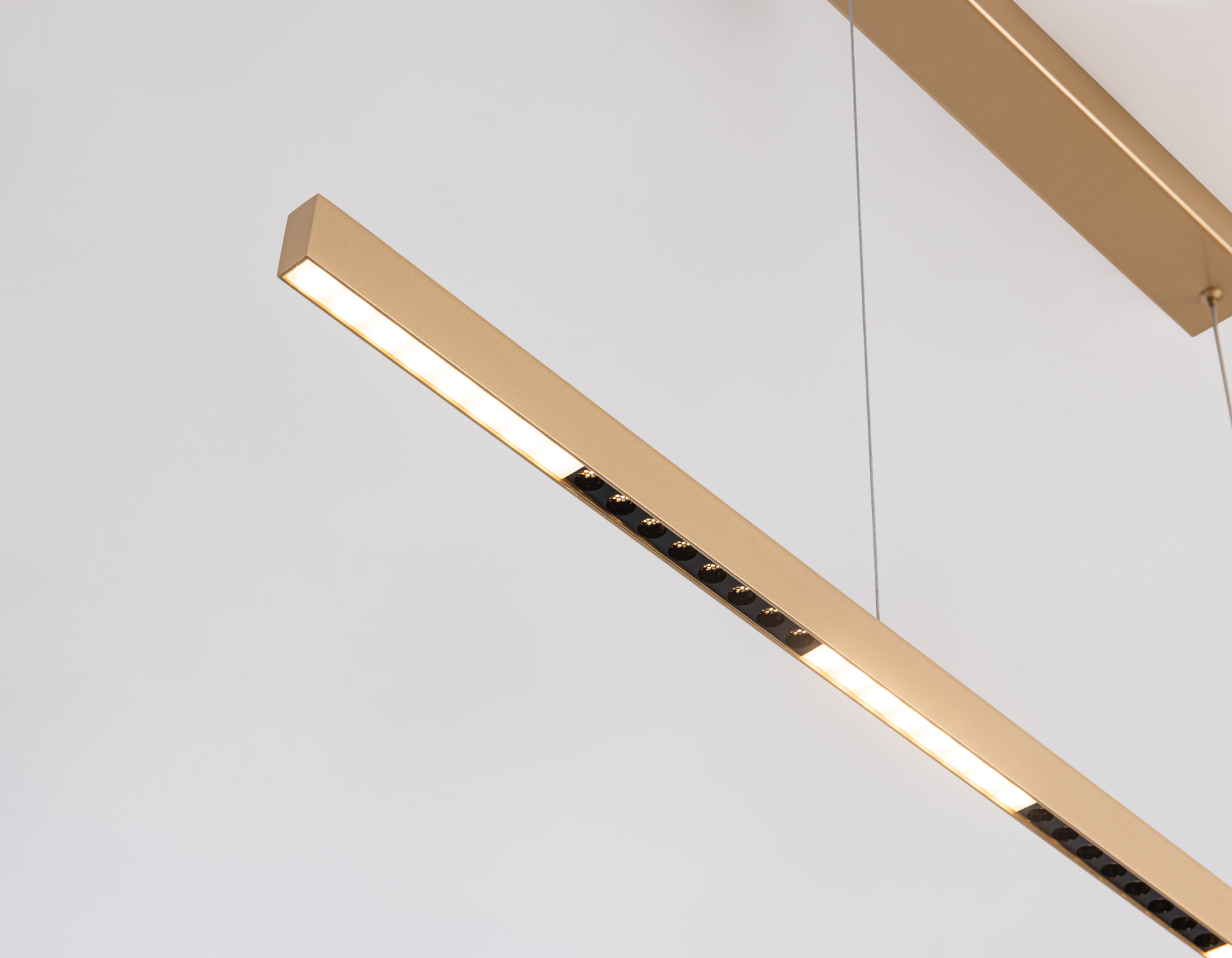 Подвесной LED светильник FL5833 GD золото 25W 3000K/4200K/6400K 1037*17.5*750 (без ПДУ)