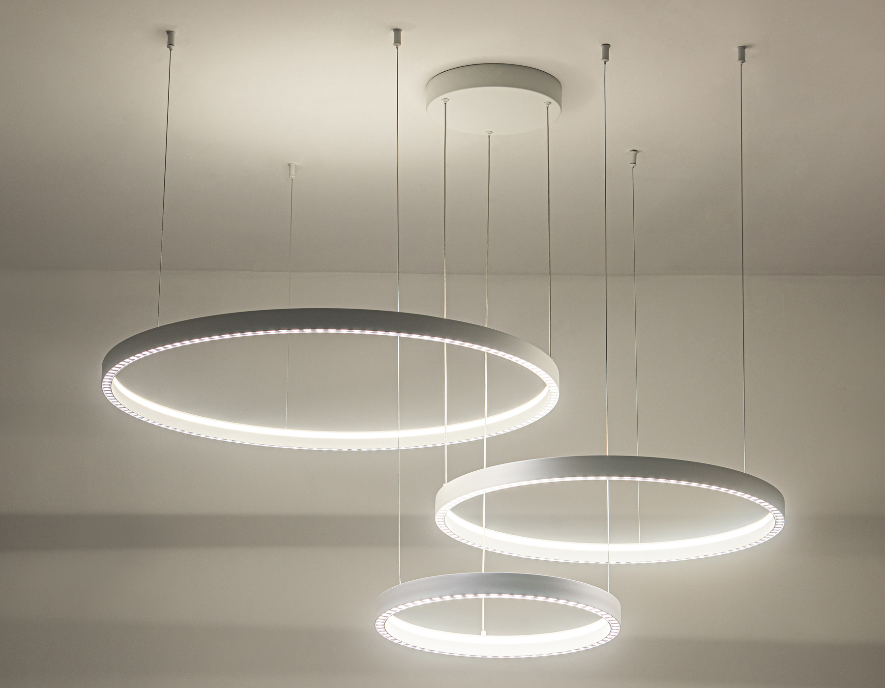 Подвесной LED светильник FL5881/3 WH белый 90W 3000K/4200K/6400K D800/600/400*1070 (без ПДУ)