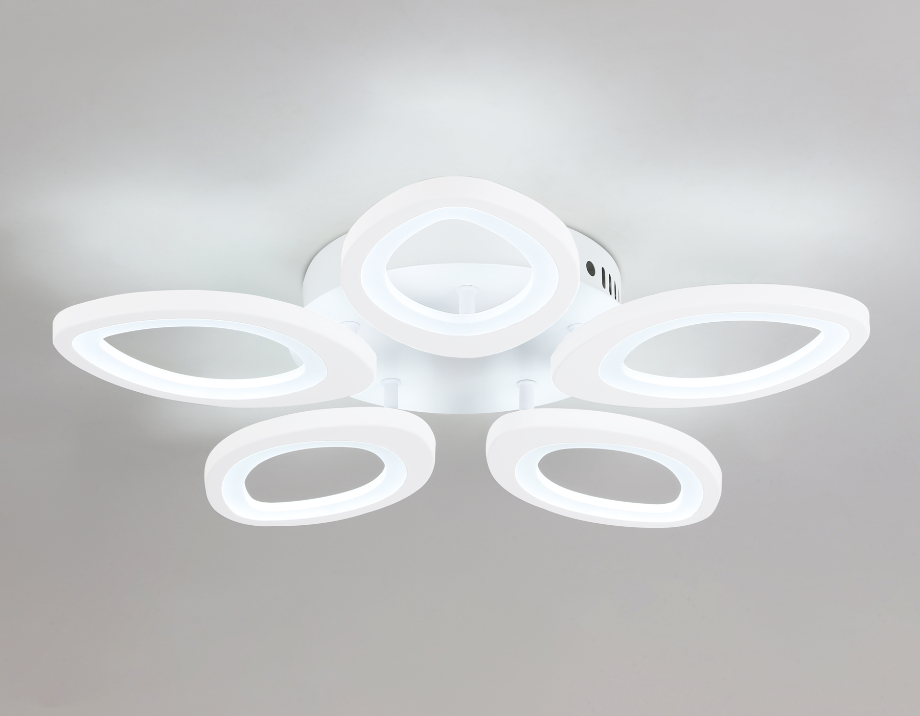 Потолочный светодиодный светильник с пультом Ambrella FA4492/5 WH белый 4200K/3000K/6400K 63W D520*85 (ПДУ ИК)